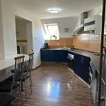 Spacious Duplex With Fireplace By The Nisa River * Liberec