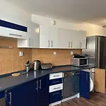 Spacious Duplex With Fireplace By The Nisa River Liberec