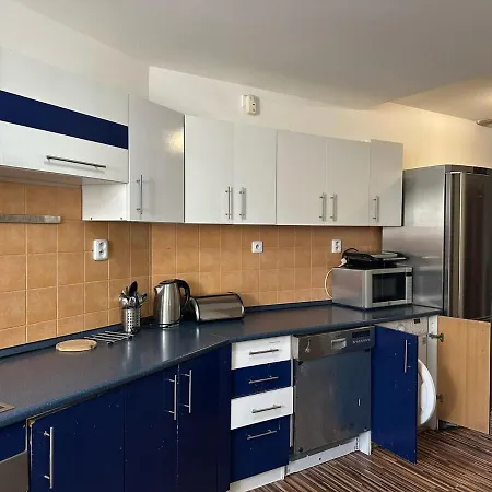 Spacious Duplex With Fireplace By The Nisa River Liberec